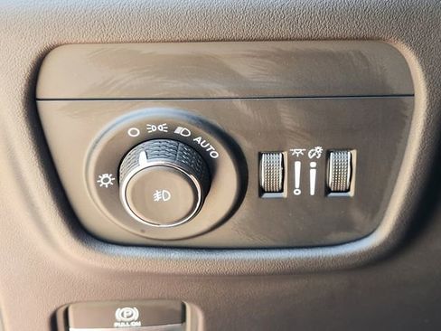 Used 2024 Jeep Grand Cherokee Summit image 21