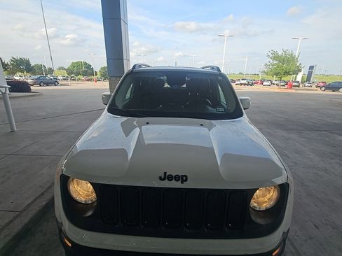 Used 2017 Jeep Renegade Altitude AWD/4WD image 23
