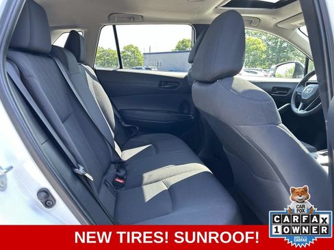 Used 2024 Toyota Corolla Cross LE w/ Moonroof Package AWD/4WD image 16