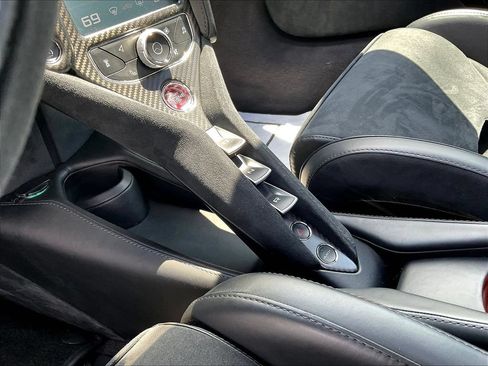 Used 2020 McLaren 720S Performance RWD image 11