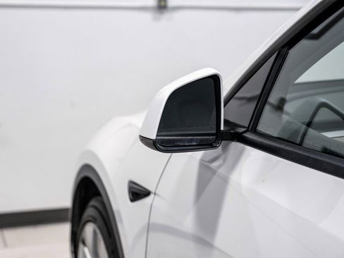 Used 2021 Tesla Model Y Long Range image 35