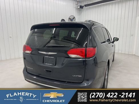 Used 2020 Chrysler Pacifica Limited w/ Tire & Wheel Group image 3