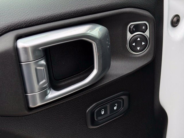 Certified 2022 Jeep Gladiator Sport AWD/4WD image 13
