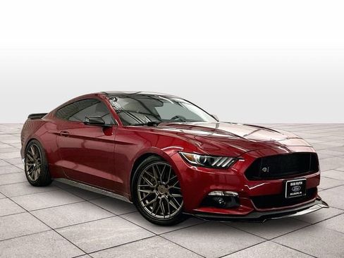 Used 2017 Ford Mustang Coupe RWD image 2