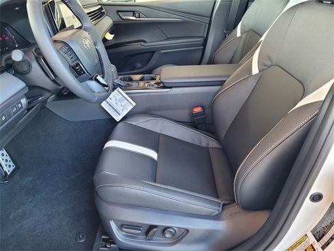 New 2026 Toyota Camry Hybrid image 9