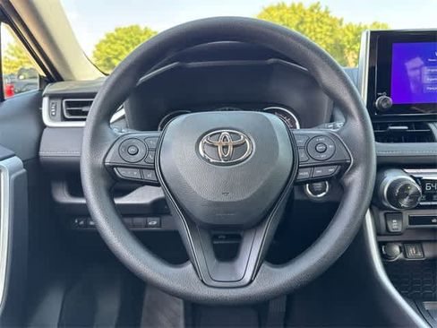 Used 2025 Toyota RAV4 XLE image 19