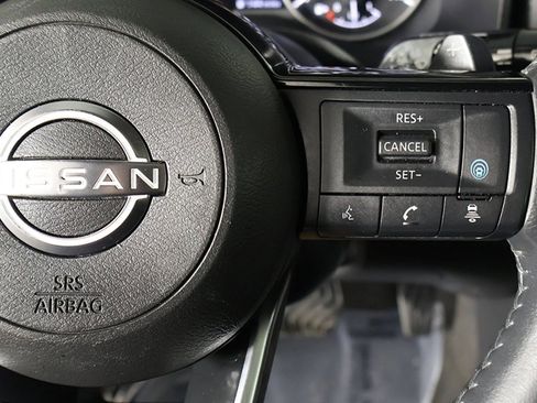 Used 2023 Nissan Rogue SV w/ SV Premium B Package image 36