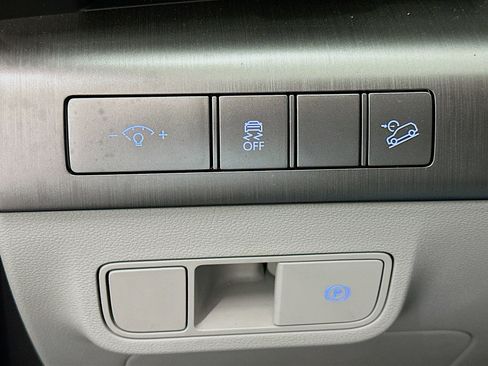 Used 2025 Hyundai Kona SEL image 17