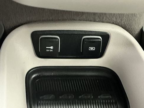 Used 2021 Chrysler Pacifica Touring-L w/ Premium & Safety Sphere Group image 24