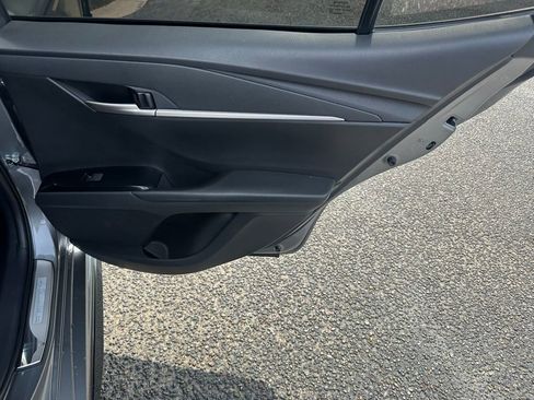 Used 2025 Toyota Camry SE w/ Convenience Package image 17