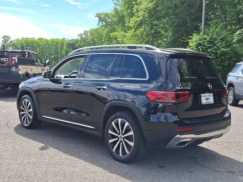 Used 2022 Mercedes-Benz GLB 250 4MATIC image 5