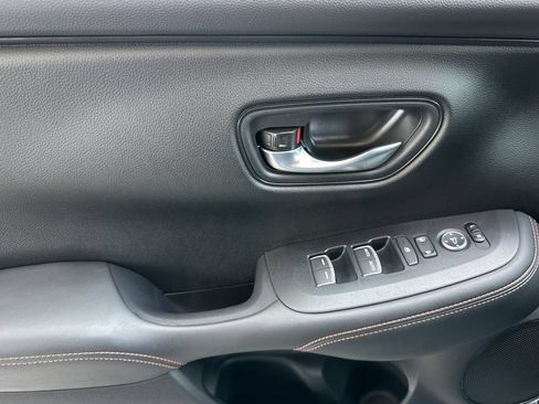 Certified 2025 Honda HR-V Sport image 11