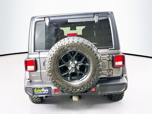 Used 2024 Jeep Wrangler Willys image 7