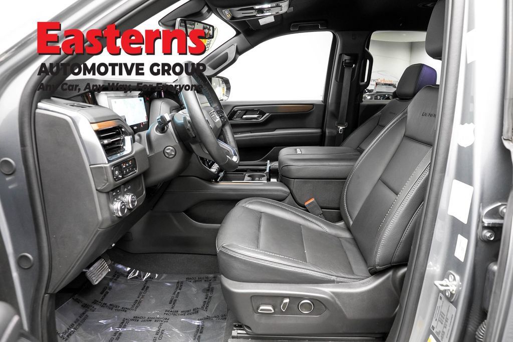 Used 2025 GMC Yukon Denali AWD/4WD image 14