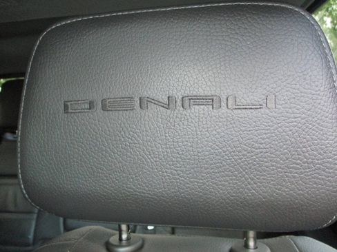 Used 2020 GMC Sierra 1500 Denali w/ Denali Ultimate Package AWD/4WD image 30
