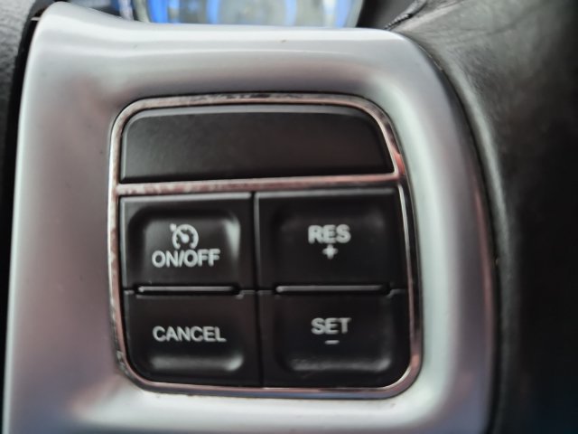 Used 2012 Chrysler 300 Limited AWD/4WD image 19