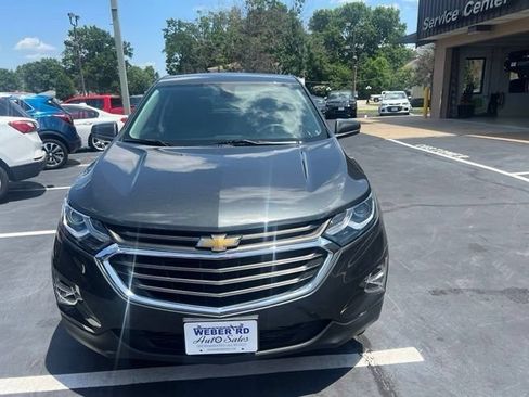 Used 2020 Chevrolet Equinox LT FWD image 2