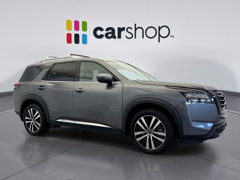 Used 2025 Nissan Pathfinder Platinum w/ Black Appearance Package AWD/4WD image 7