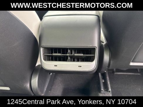 Used 2021 Tesla Model Y Long Range AWD/4WD image 21