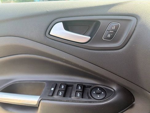 Used 2017 Ford Escape SE FWD image 15
