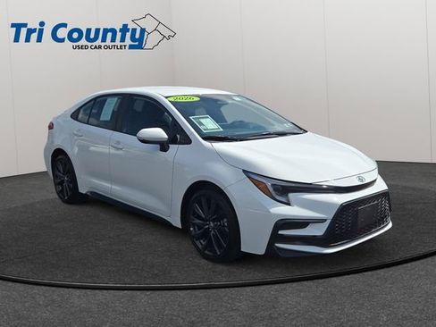 Used 2026 Toyota Corolla SE image 1