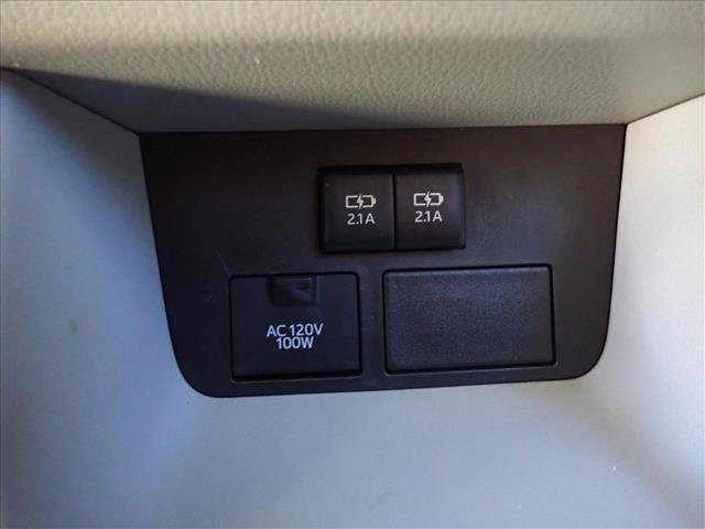 Certified 2019 Toyota Highlander XLE AWD/4WD image 12
