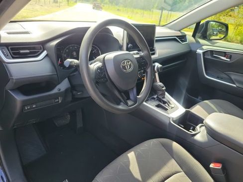 Used 2023 Toyota RAV4 XLE w/ Convenience Package FWD image 19