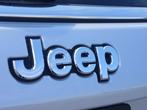 Used 2024 Jeep Compass Latitude AWD/4WD image 29