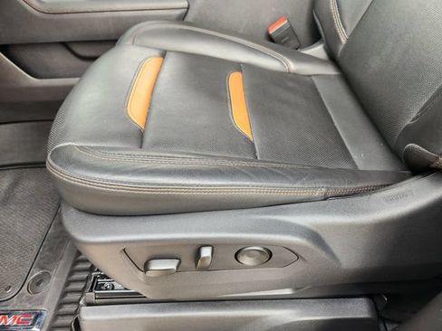 Used 2025 GMC Sierra 1500 AT4 w/ AT4 Premium Package AWD/4WD image 25