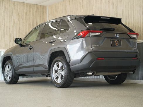 Used 2022 Toyota RAV4 LE AWD/4WD image 10