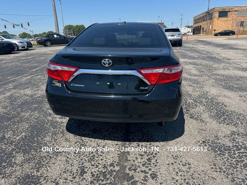 Used 2016 Toyota Camry XLE w/ Moonroof Package image 7