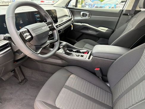 New 2026 Kia Sorento LX FWD image 16