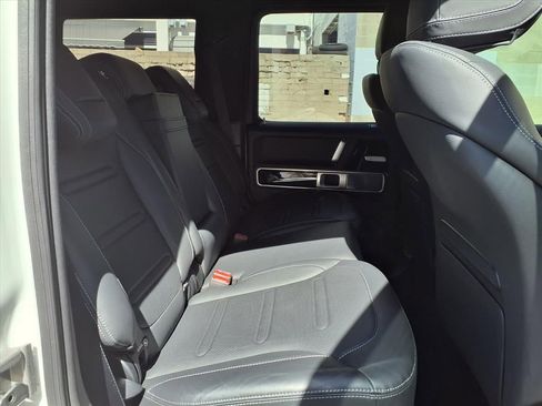 Used 2025 Mercedes-Benz G 550 image 9