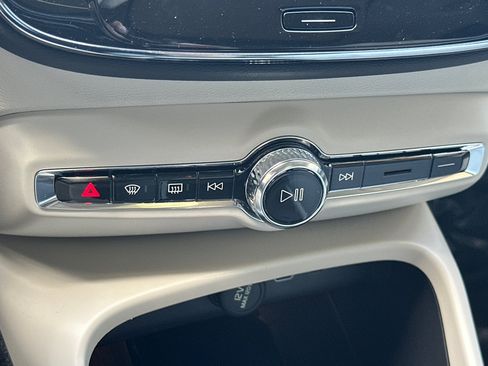 New 2026 Volvo XC40 B5 Ultra AWD/4WD image 17