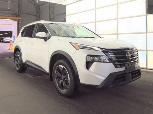 Used 2024 Nissan Rogue SV w/ SV Premium Package AWD/4WD image 11
