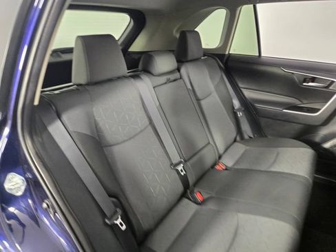 Used 2025 Toyota RAV4 XLE AWD/4WD image 14