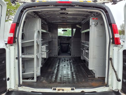 Used 2019 Chevrolet Express 2500 w/ Enhanced Convenience Package RWD image 9