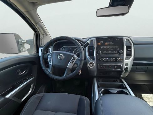 Used 2021 Nissan Titan SV w/ SV Convenience Package RWD image 17