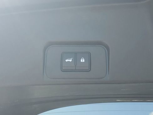 Certified 2024 Nissan Rogue SV FWD image 15