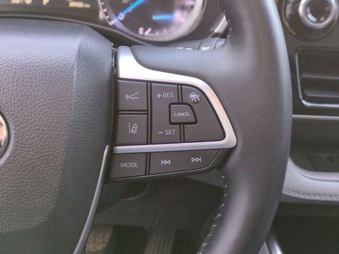 Used 2022 Toyota Highlander Limited image 19