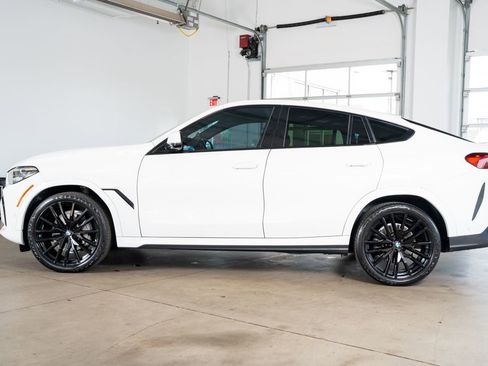 Used 2022 BMW X6 xDrive40i w/ M Sport Package AWD/4WD image 21