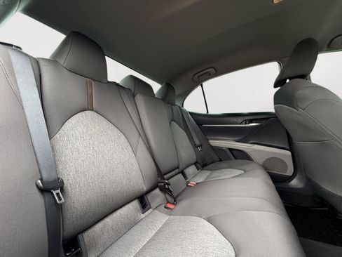 Used 2018 Toyota Camry LE FWD image 24