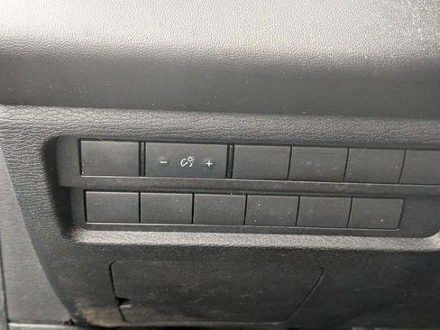 Used 2022 Mitsubishi Outlander ES image 16