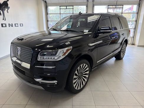 Used 2019 Lincoln Navigator Reserve AWD/4WD image 3