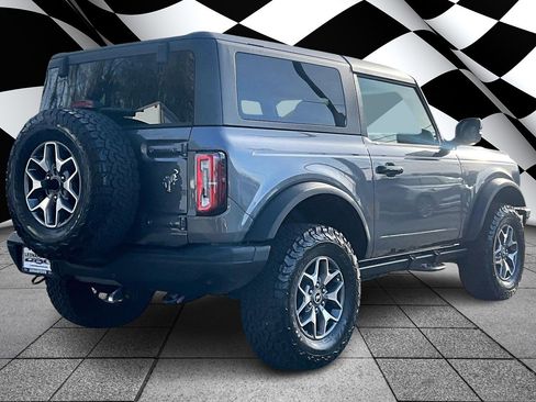Used 2023 Ford Bronco Badlands image 2
