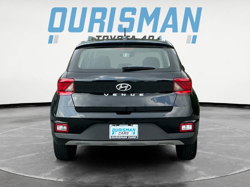Used 2024 Hyundai Venue SEL FWD image 6