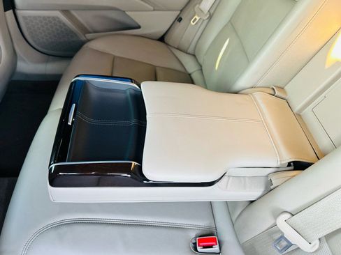 Used 2016 Cadillac XTS Luxury w/ Driver Awareness Package image 43