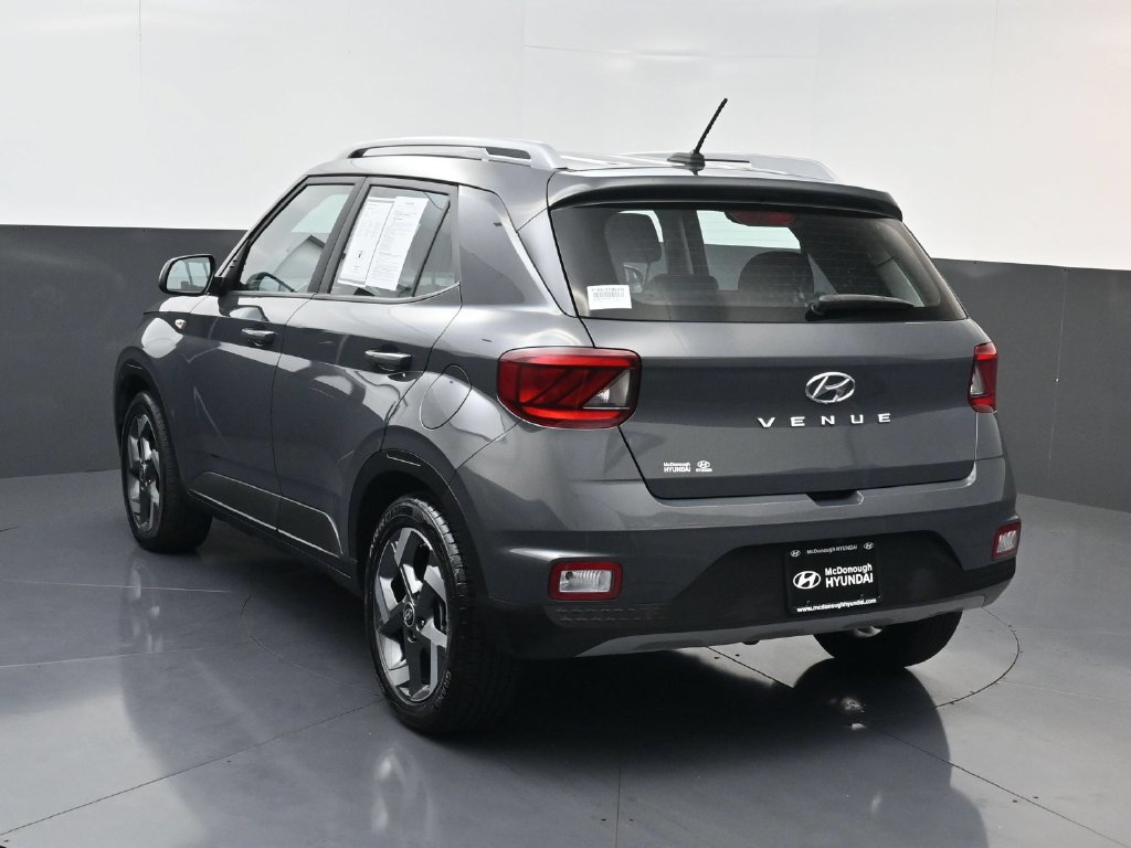 Certified 2025 Hyundai Venue SEL FWD image 6