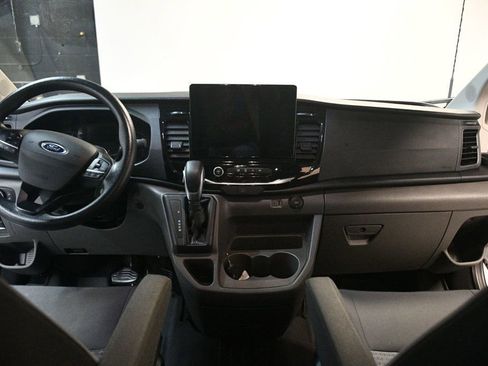 Used 2023 Ford Transit 350 XLT image 5