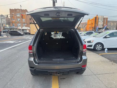 Used 2013 Jeep Grand Cherokee Laredo image 8